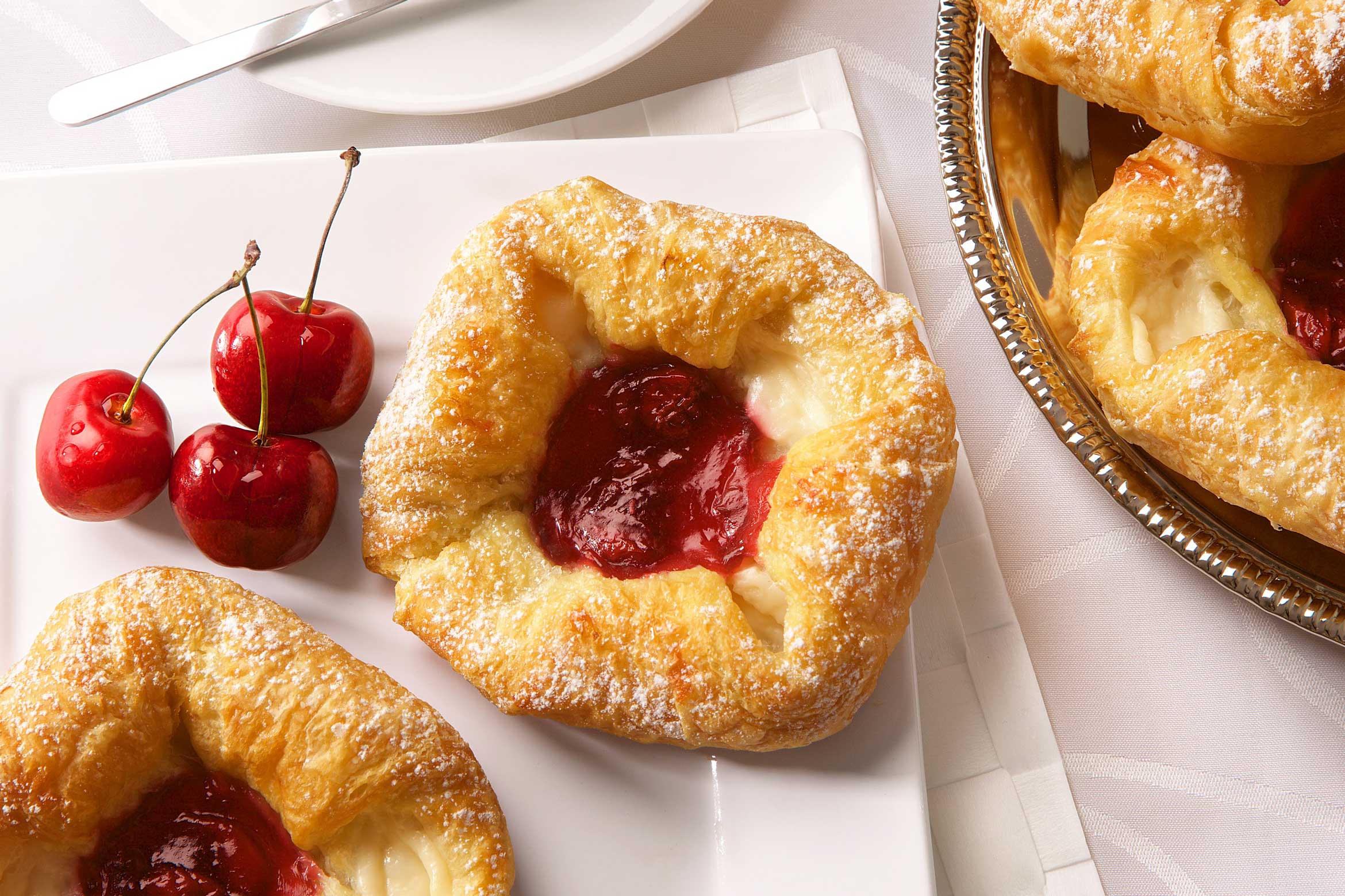 02973-Cherry-Cheese-Crown-Danish-beauty-retouched-sRGB-2340px