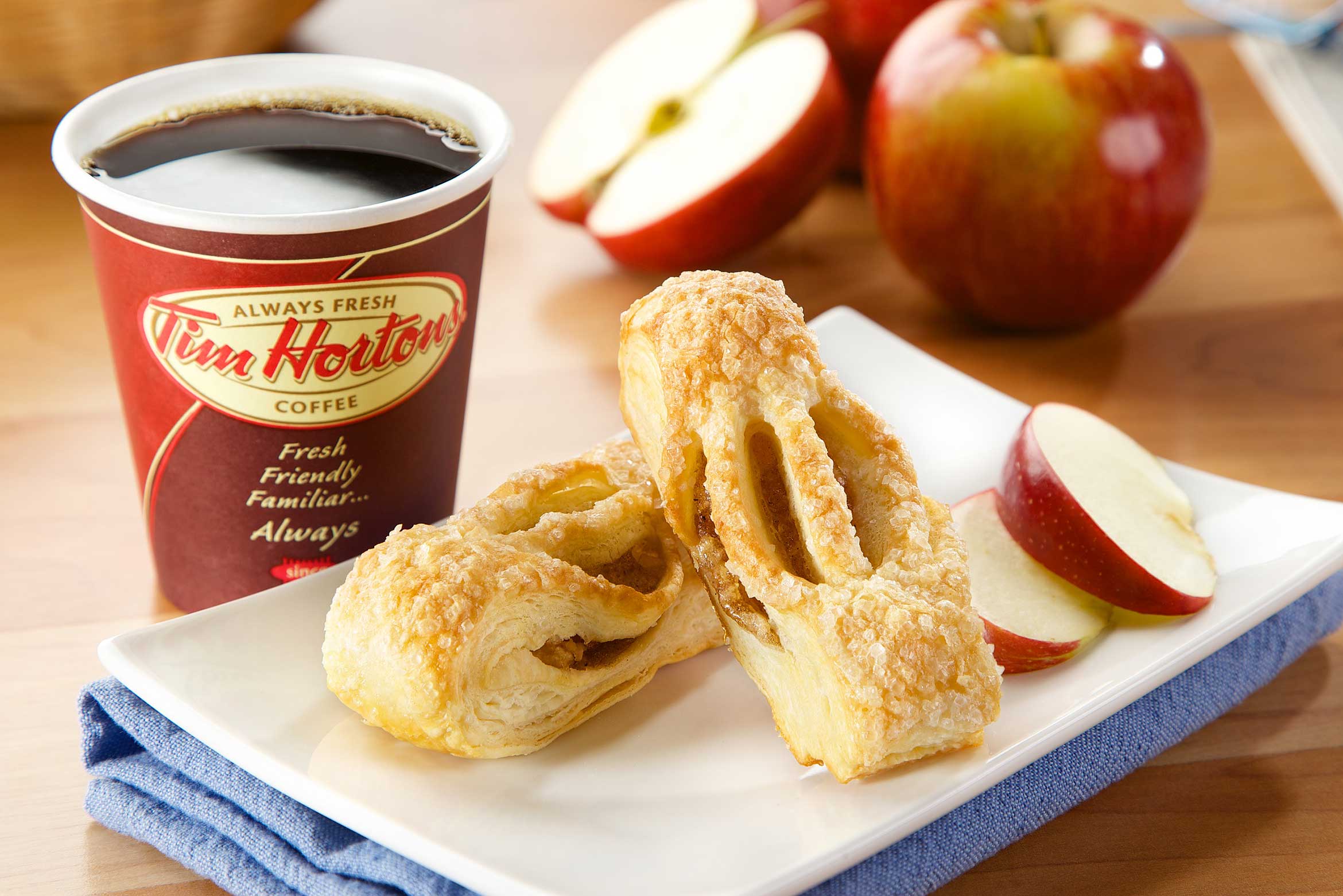 TH-Apple-Mini-Strudels-paper-cup-beauty-retouched-sRGB-2340px